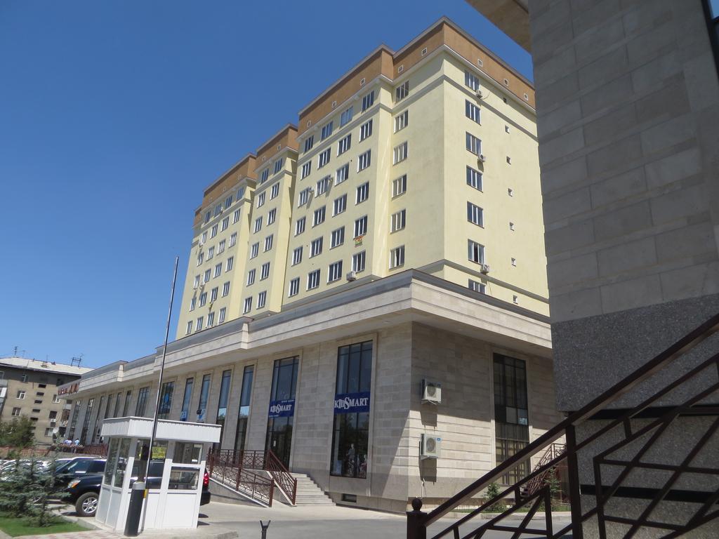 Bishkek Maximus Apartament 2 Luaran gambar