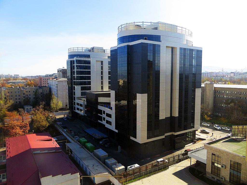 Bishkek Maximus Apartament 2 Luaran gambar